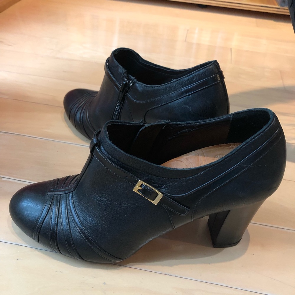Size 39 Chie Mihara low ankle bootie heels
